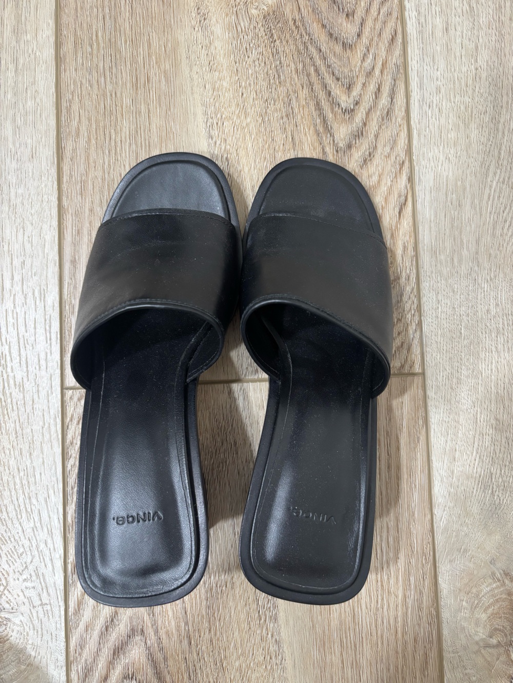 Black Vince leather block heel